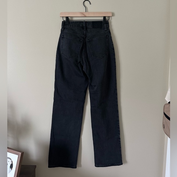 Abercrombie & Fitch High Rise 90s Relaxed Studded Jean in Black - Picture 8 of 8